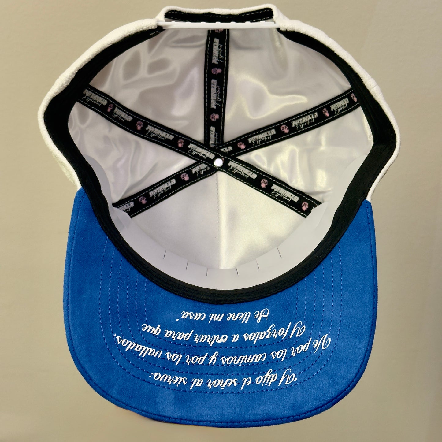 Gorra de la Patrulla Espiritual Blanca Full Gamuza